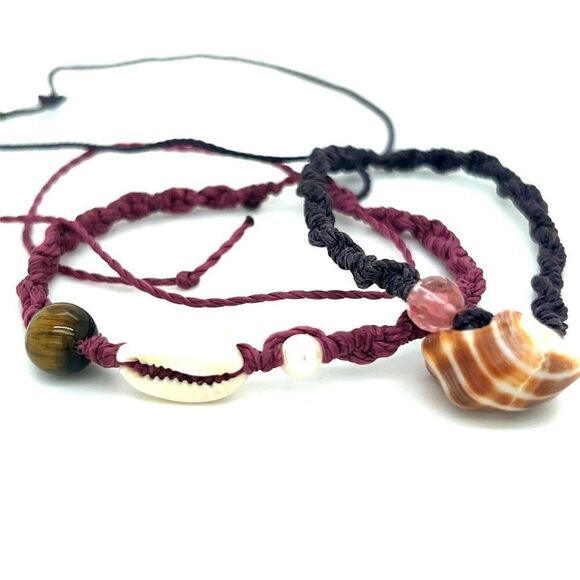 2 Shell Bracelets - Picture 2 of 3